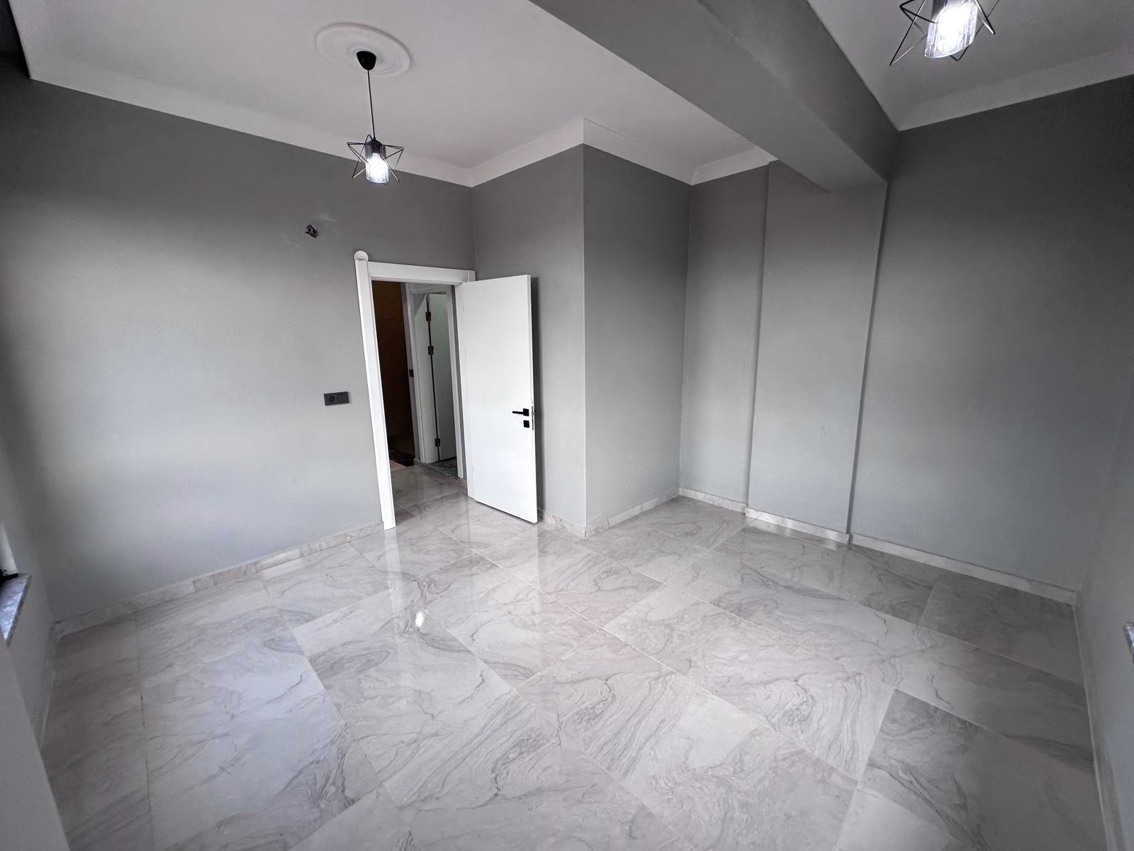 ANA YOLA VE DENİZE YAKIN DENİZ CEPHELİ • KÖŞE KONUM HAVUZLU MÜSTAKİL 4+1 LÜKS VİLLA Sakarya Kocaali'de | Satılık Arsalar & Lüks Villalar