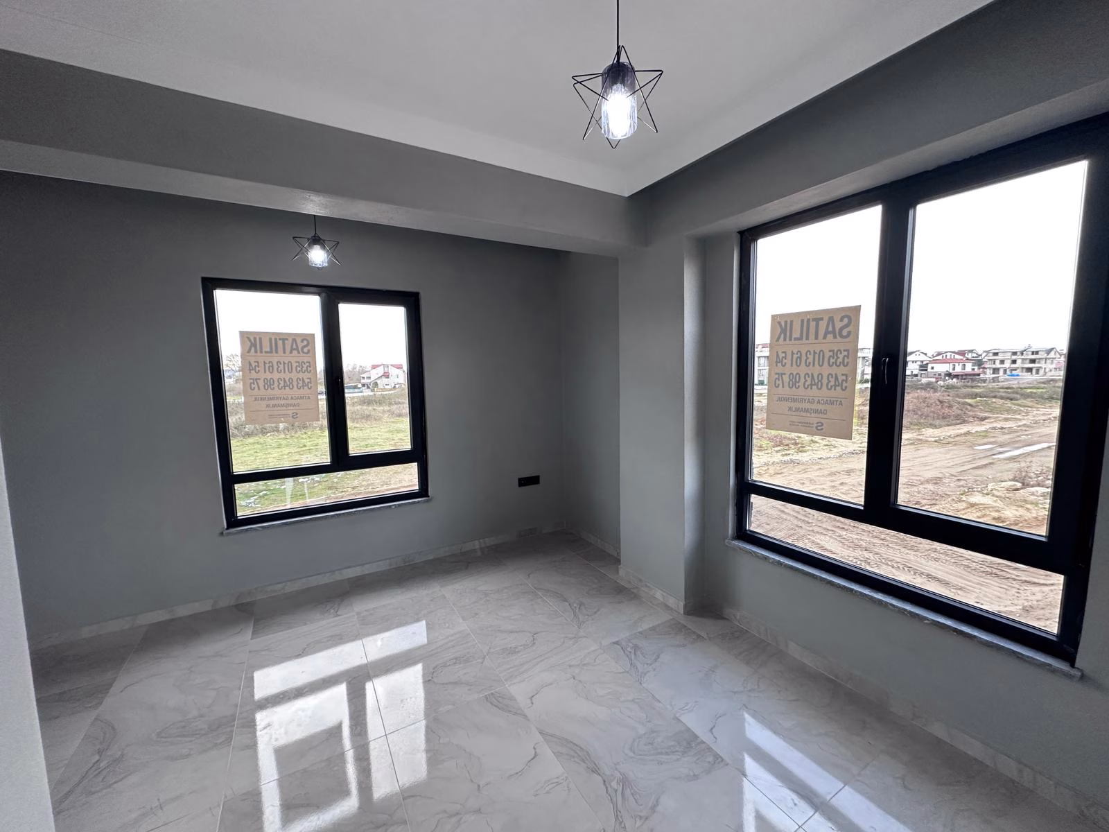 ANA YOLA VE DENİZE YAKIN DENİZ CEPHELİ • KÖŞE KONUM HAVUZLU MÜSTAKİL 4+1 LÜKS VİLLA Sakarya Kocaali'de | Satılık Arsalar & Lüks Villalar